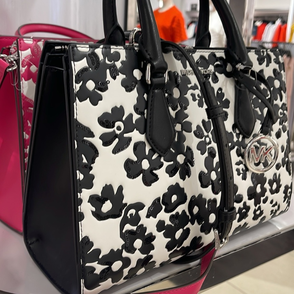 Michael Kors Sheila Medium Sequined Floral Print CZ Satchel
Black
NWT - Picture 3 of 16